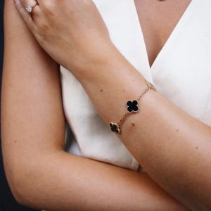 Van Cleef & Arpels クローバーブラックストーンブレスレット Van Cleef＆Arpels】 四つ葉のクローバー ブレスレット メンズ