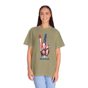 PEACE NEEDED T-shirt unisexe Peace Hand, t-shirt teint en pièce pour festivals, patriotisme, 4 juillet, cadeau amis, famille, armée, anciens combattants