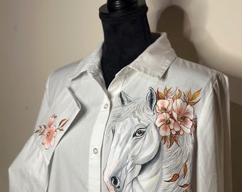 Hand Painted Horse Head Shirt – Pink Floral Design – Artistic Wearable Art