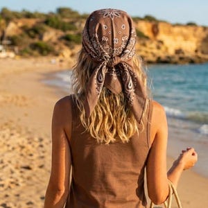 Bandana, 100 % mjuk och andningsbar bomullshalsduk, brun bandana, boho huvudduk, brun paisleybandana