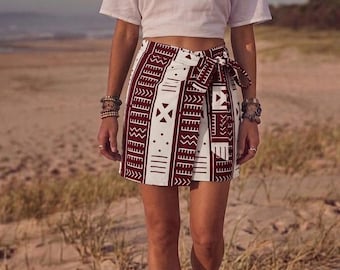 Falda pareo boho étnico, falda envolvente con nudo, falda corta estampado wax africano, falda playa algodón beige marrón /Bohemian clothes