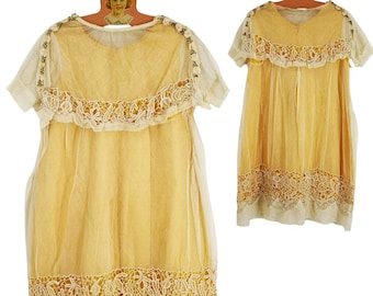 Antique French dress for a little girl, tulle net & lace, rococò ribbonwork rosettes decor on the cape collar, yellow rayon lining