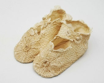 Antique French Irish crochet lace cot shoes, beige silk and crochet lace baby shoes or cot shoes, antique collectable cot shoes