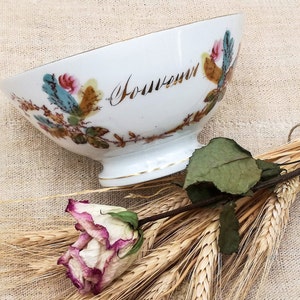 Antieke Franse cafè au lait kommen, verguld geschreven Souvenir, handgeschilderde roze mosrozen, vintage Franse kom, verzamelbare kom, begin 1900