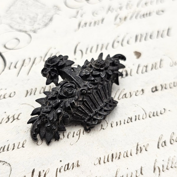 Antique French mourning brooch made in molded gutta-percha, black brooch in gutta-percha, basket with roses & flowers brooch, Victorian era