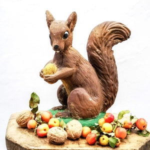 Vintage Beton Statue für Garten, Eichhörnchen mit Nuss, Shabby Chic Herbst Garten dekoration, Original Malerei Gartenstatue mit Eichhörnchen