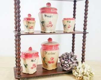 Antica serie di 5 vasi per spezie ceramica barbotine con rose in rilievo, vasi francesi porta spezie barbotine, serie di vasi portaspezie
