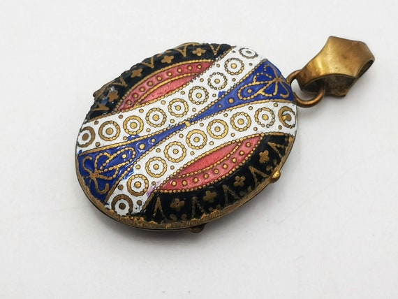 Antique French oval locket, enameled opening meda… - image 2