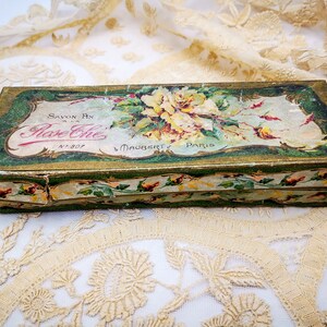 Antica scatola per saponi francese con saponi originali, scatola in cartone primo '900 decoro rose, scatola francese vintage da collezione