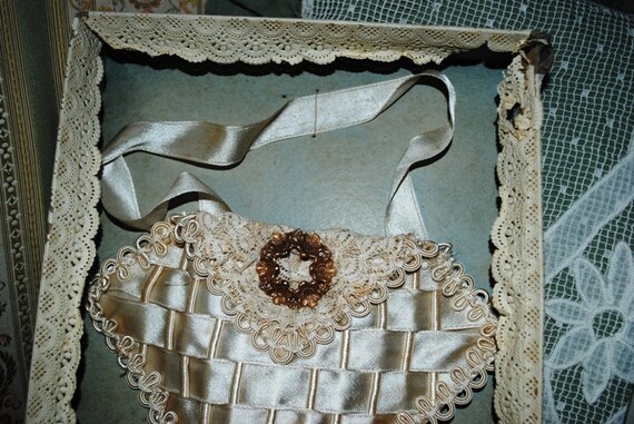 Antique First Communion RIBBONWORK PURSE & Chromo… - image 5