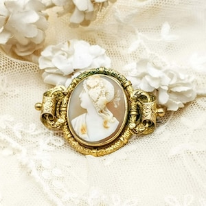 Antique French brooch with oval cameo, antique shell cameo brooch in embossed gilt metal frame, vintage brooch with cameo early 1900s brooch