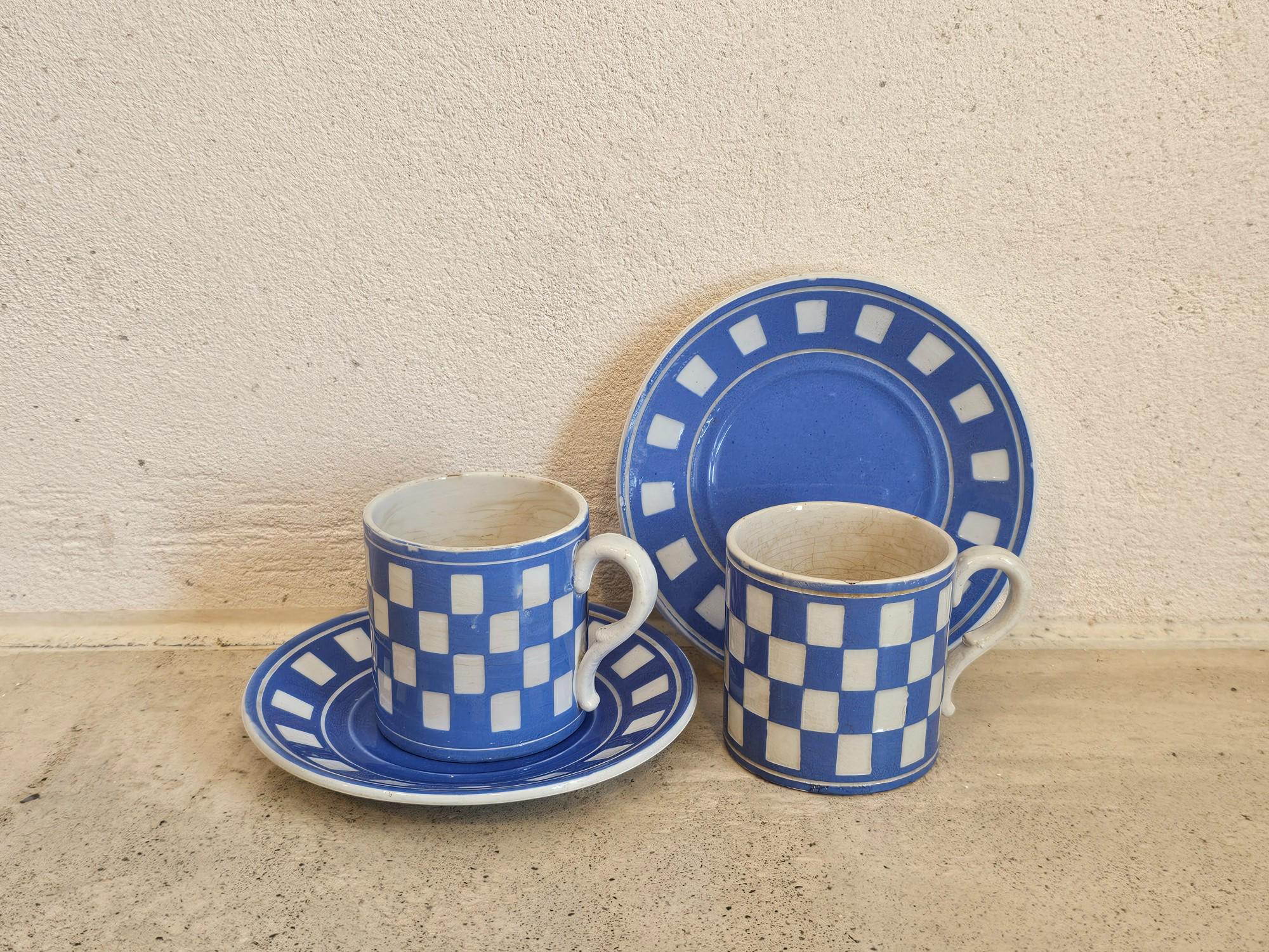 Tasse à café DGON & SARREGUEMNES FRANCE, motf pettes fleurs bleues