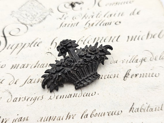 Antique French Mourning Brooch Gutta-Percha Roses… - image 9