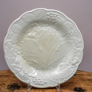 Vintage English white majolica plate vine leaves & strawberries design, vintage Davenport BARBOTINE Plate, white antique collectable plate