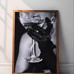 The Ladies Just Want Martini and Fun, Art Print Portrait Vintage Poster Canvas Wall Art Décor Gift Bar Decor Canvas Art Prints, Parti Girls