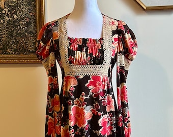 1970s Vintage Floral Prairie Maxi Dress ILGWU Union Made
