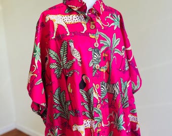 Vestido caftán camisero midi Zanzibar Bloom de color rosa intenso con diseño de jungla - Talla única para la mayoría de tallas estándar y grandes