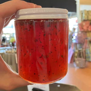 Gelatina de fresa y albahaca, frasco de 8 oz