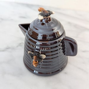 Vintage Bee Hive Syrup Pitcher/Honey Pitcher/ Vintage Decor/ Cottage Style/Vintage Kitchen/Creamer Carafe