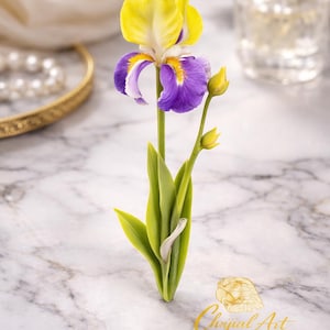 Broche « Iris printanier » – Fleur réaliste en porcelaine froide artisanale