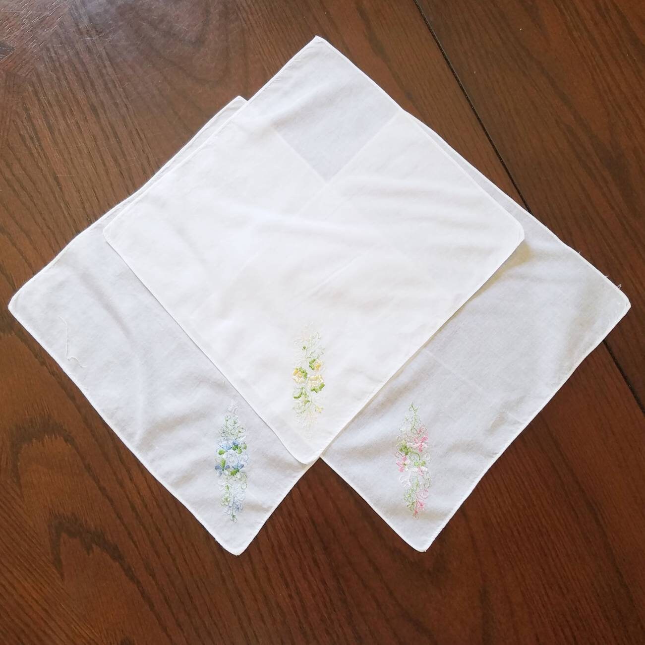 Per lacrime di gioia - Fazzoletti di lino ricamati personalizzati, Qualcosa di blu per la sposa, Fazzoletto ricamato a mano personalizzato, Regalo di nozze - Italia