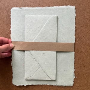 Juego de papelería - Papel azul claro hecho a mano con sobres para escribir cartas