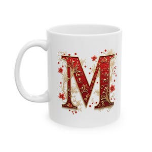 Taza de café con monograma M con elegante diseño en rojo y dorado, personalizada, para cumpleaños, bautizo, boda o Navidad. 325 ml (11 oz y 15 oz)