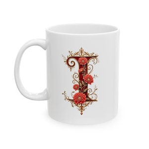 Taza de café con monograma "I" con elegante diseño en rojo y dorado. Personalizada, ideal para cumpleaños, bautizos, bodas y Navidad. 325 ml (11 oz) y 433 ml (15 oz)