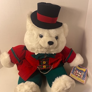 &quot;Vintage-Sammlerstück - 24 &quot;&quot;hoch - 1993-150-jähriges Jubiläum von Charles Dickens &quot;&quot;A Christmas Carol&quot;&quot; Weihnachtsbär mit Anhänger - gebraucht.&quot;