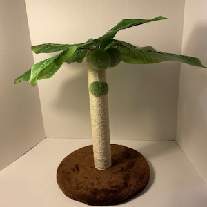 16” tall Cat Palm tree shaped Scratching Post-Unique-Great/Preowned condition