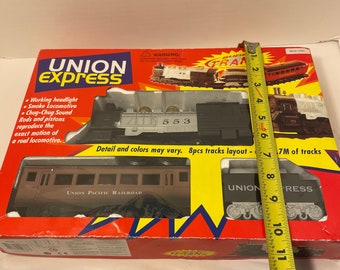 Vintage-collectible-union Express Train Set W/ 8 Pc. Train