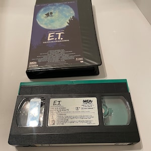 1988-Vintage-Collectible-Rare-Used-ET-The Extra Terrestrial-original first edition with green tape door VHS tape-nearly MINT condition