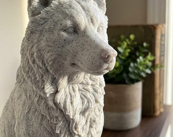 Siberian Husky Realistic Seated Dog Statue thumbnail 1