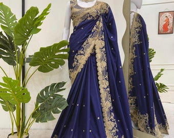 Royal Blue Designer Saree mit schweren goldenen Stickereien, Braut Hochzeit Saree mit passender Bluse für Party Wear & traditionelle Veranstaltungen.