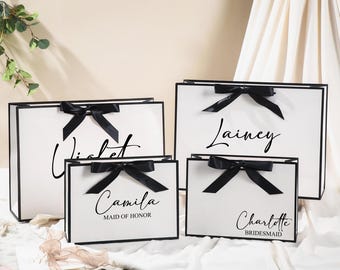 Sacolas de presente personalizadas para madrinhas, sacolas de presente com nome personalizado, sacolas de presente para madrinhas, sacolas de presente de casamento, sacolas de presente com gravata borboleta, sacolas de presente para festa de casamento