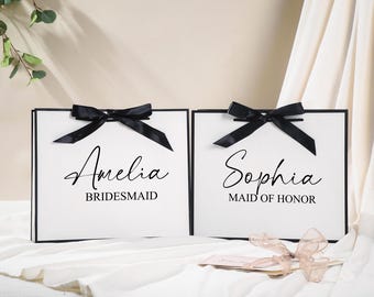 Sacolas personalizadas para presente de madrinha, sacolas com nome personalizado, sacolas para presente de madrinha, sacolas para presente de casamento, sacolas para presente de gravata borboleta, sacola para despedida de solteira