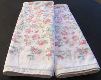 Q126  New Pr Set of 2 Laura Ashley Floral Cotton Terry Bath Towel