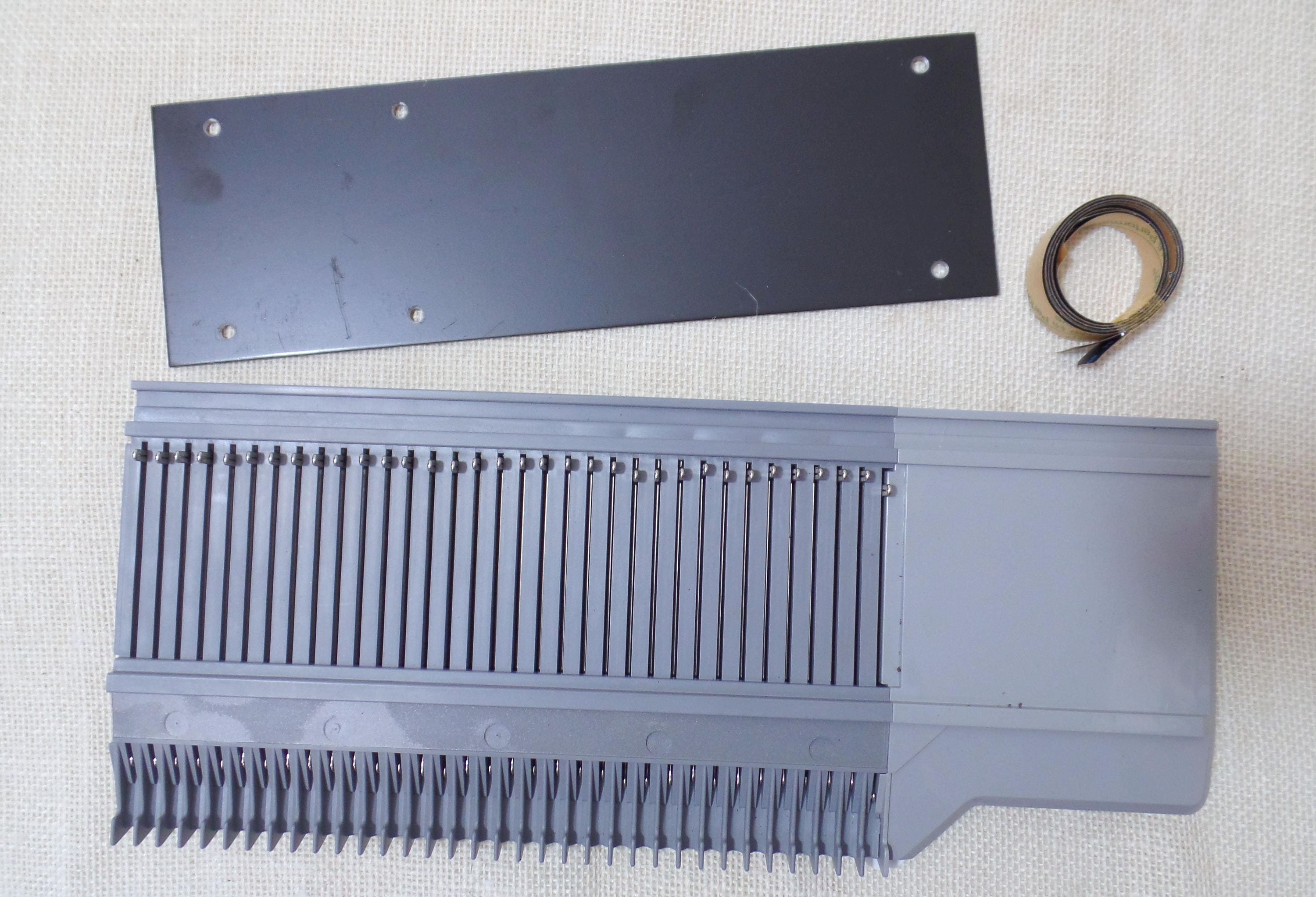 Vintage Knitting Machine Bond Elite 