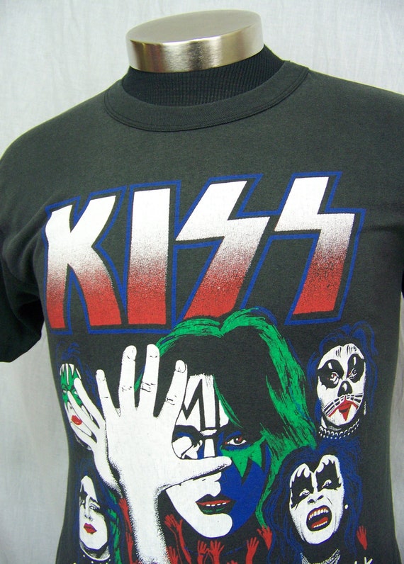 kiss raglan shirt