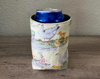 Mama Duck & Ducklings Dose Koozie – Cottagecore Soda + Bierhülle – Edelstahl-Getränkehalter aus Baumwollstoff