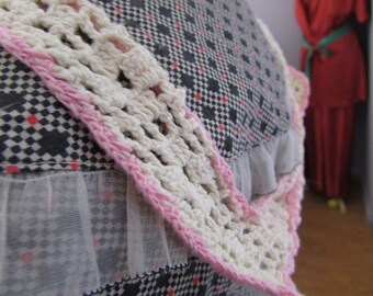 vintage かぎ針編み エプロン ホワイトレッド ハンドメイド hooked ヴィンテージ かぎ針編みエプロン - Etsy 日本
