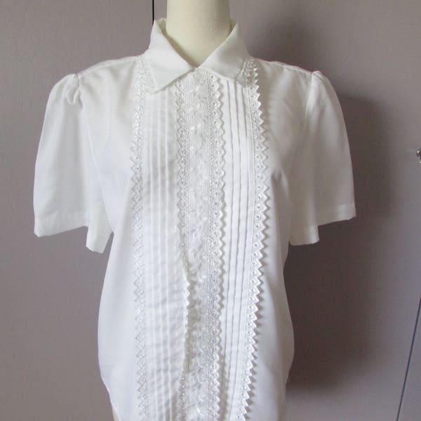 1980 Lauren Lee White and Lace Blouse