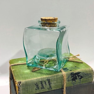 Vintage 1970s Wavy Green Handblown Glass Apothecary Jar – Cork Lid – Made in Italy – 5&quot; x 4&quot;