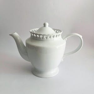 Vintage I. Godinger & Co. Heirloom Collection &quot;Victoria&quot; White Ceramic Teapot – 8&quot; x 10&quot; -  Collectible Kitchenware