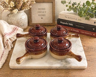 Vintage Französische Zwiebel Suppen Schüsseln 4-er Set mit Deckeln Braune Tropfglasur Keramik