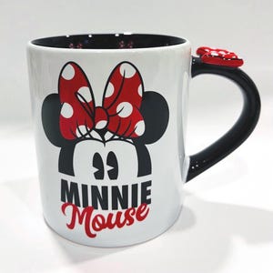 Taza con lazo de Minnie Mouse de Disney (15 oz) - Coleccionable retirado imagen 2