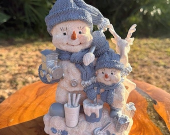 Encore Snow Buddies Figurine: Vintage Resin Snowman Knitting, 1999