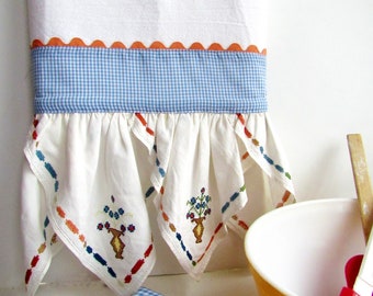 Cottage Chic Flour Sack Towel: Vintage Cross Stitch Vase & Flowers