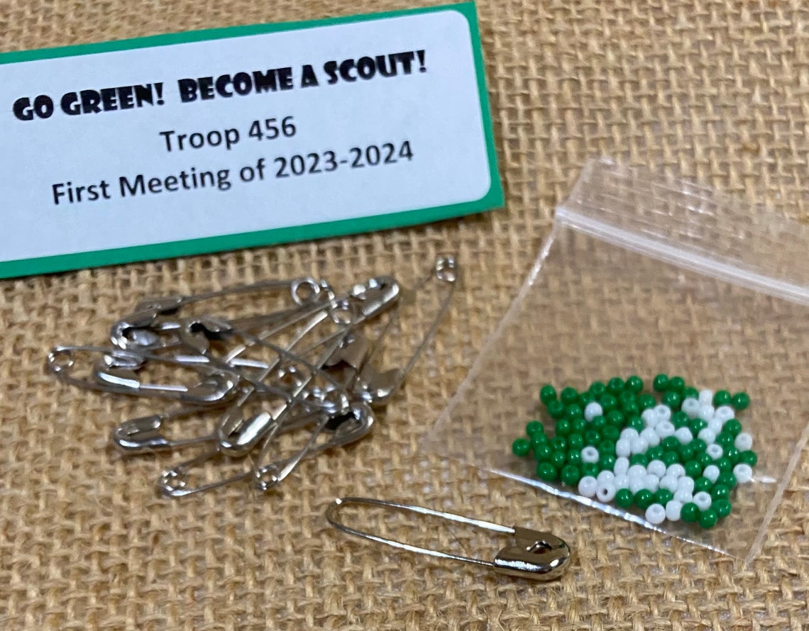 set-of-ten-10-safety-pin-beaded-gs-pattern-diy-scout-swap-or-craft