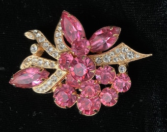 Pink Eisenberg Ice Rococo brooch  with diamond like Swarovski crystals in gold tone setting, Rare 1940s signed luxury Valentine gift for her